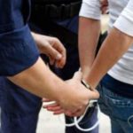 Un tânăr și-a bătut bunicul în plină stradă, deși avea ordin de protecție