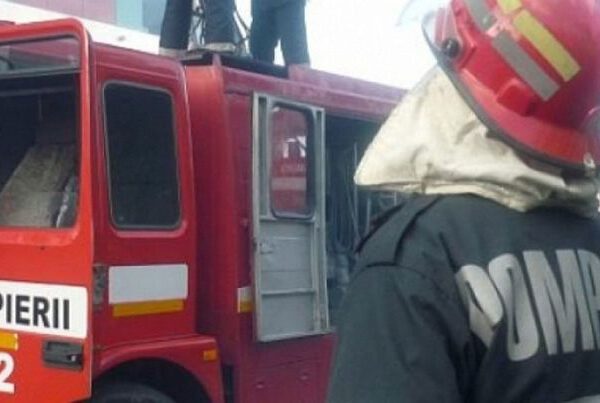 Tragedie într-o comună din Argeș: un bărbat a murit după ce ar fi provocat intenționat un incendiu în casa fostei concubine