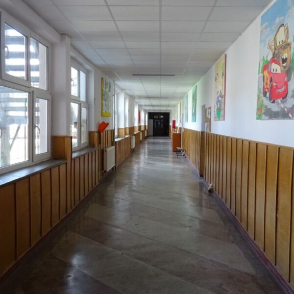 151 de candidați au promovat prima probă a concursului pentru directorii de școli din Argeș
