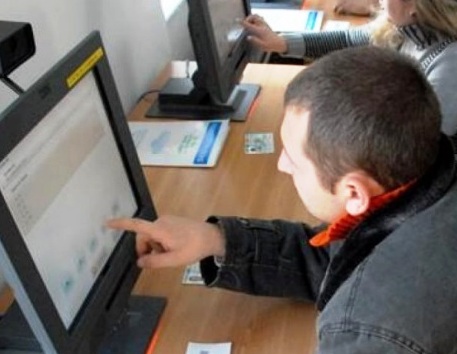 Argeșean prins când încerca să fenteze examenul auto
