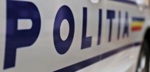 Șofer de 80 ani, băut, a intrat cu mașina în șanț