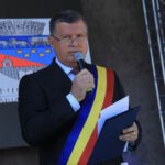 Primarul Mircia Gutău: ”Pîrvulescu-Grinch vrea să stingă Steaua Crăciunului”!