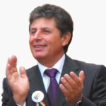 Ion Gîrleanu, primarul comunei Bogați, îi felicită pe cei care poartă numele Sfântului Ștefan