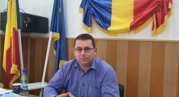 Primarul Ilie Cosmin Anghelescu: La mulți ani sănătoși și fericiți tuturor sărbătoriților!