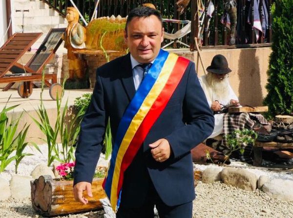 Primarul Daniel Băluță vă invită la evenimentul ”Seară culturală la Vaideeni”. PROGRAM