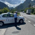 Trei șoferi, surprinși cu viteze uriașe în localitate. Toți au rămas fără permis