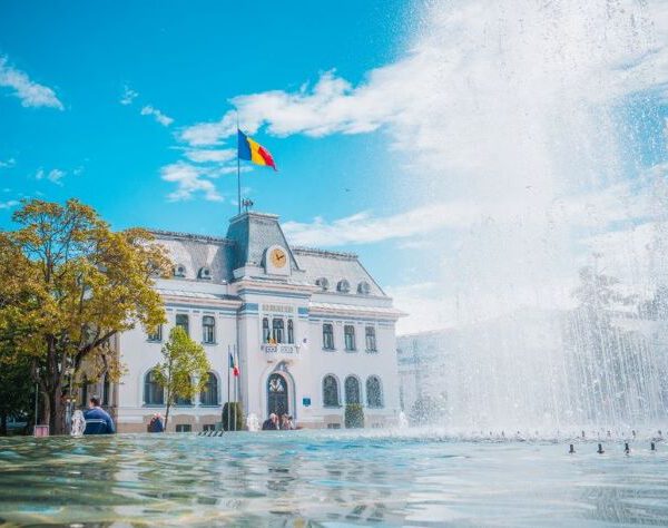 Fântâna muzicală din Piața Primăriei trece la programul de toamnă!