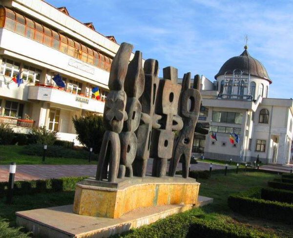 Proprietarii din Topoloveni sunt invitați să verifice documentele cadastrale publicate până pe 8 decembrie
