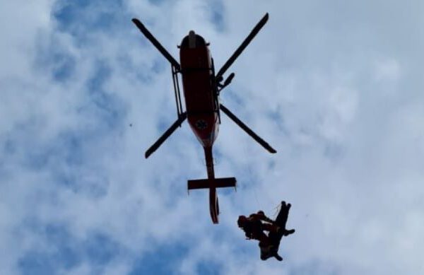 Un adolescent de 17 ani, salvat din Munții Făgăraș după ce a leșinat pe traseu