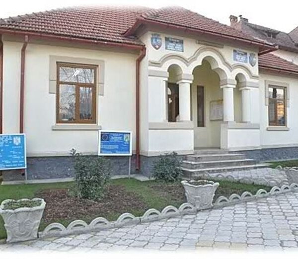Primăria Horezu anunță închiderea drumului spre Vârful lui Roman în data de 26 septembrie 2025 (inteval orar 11.15-20.15)