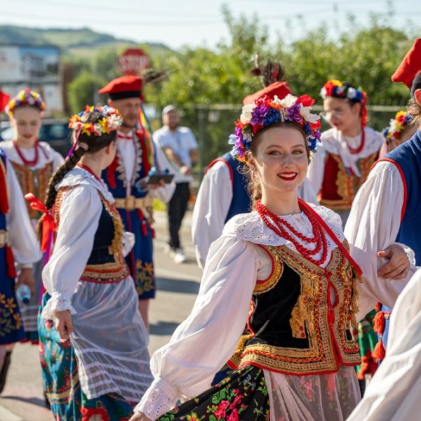 Astăzi, Festivalul Internațional de Folclor “Carpați” va fi prezent în Topoloveni