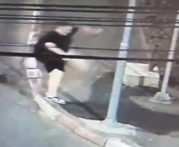 VIDEO. Un nou act de vandalism, în Pitești. Autorul – un tânăr de 18 ani – a fost identificat!