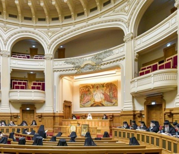 Sfântul Sinod, reunit în Capitală: O foarte mare atenție acordată sfintelor femei și sfinților athoniți de neam român