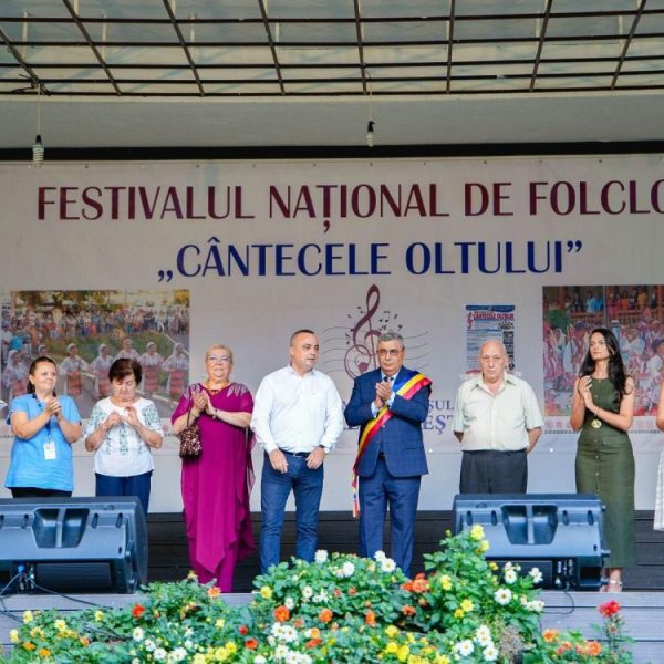 Călimănești: Festivitatea de premiere a celei de-a 57-a ediții a Festivalulului național de folclor ”Cântecele Oltului”