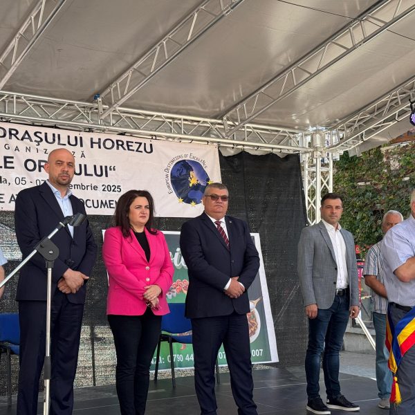 Senatorul Andra Bică, prezentă în teritoriu, la Zilele Orașului Horezu