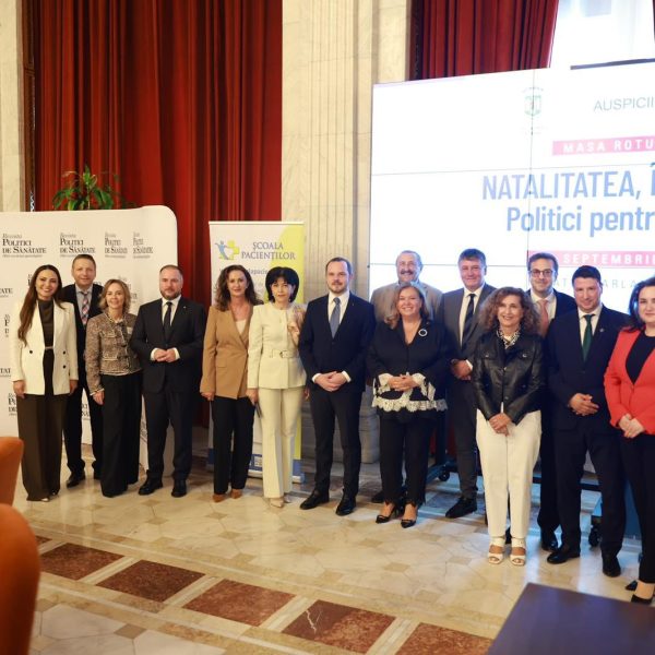 Senatorul Andra Bică, prezentă la masa rotundă din Senatul României dedicată temei scăderii natalității