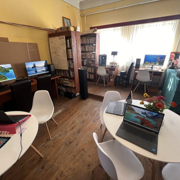Biblioteca din Mateești a primit echipamente IT de ultimă generație