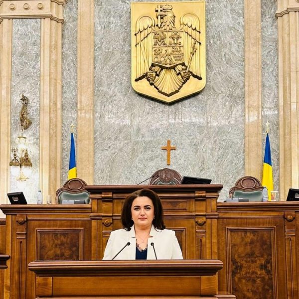 Senatorul Andra Bică: Propunere legislativă-transportul elevilor să fie gratuit în perioadele examenelor de bacalaureat