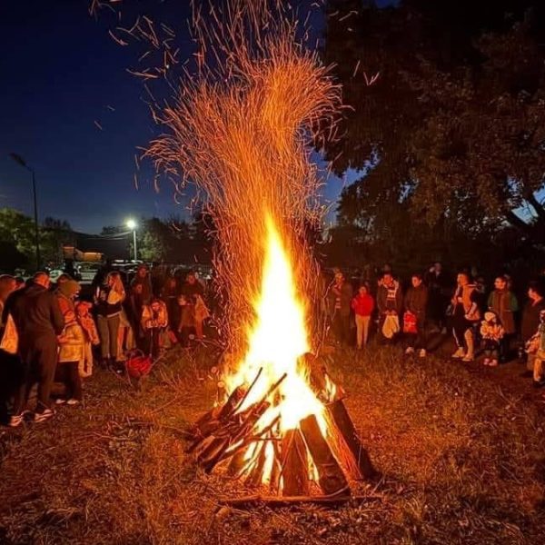 Tradiția „Focului lui Sumedru” continuă la Mioveni!