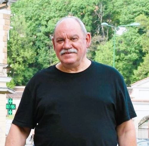 Colectivul Teatrului Municipal „Ariel” își ia rămas bun de la unul dintre oamenii care au dat viață teatrului vâlcean