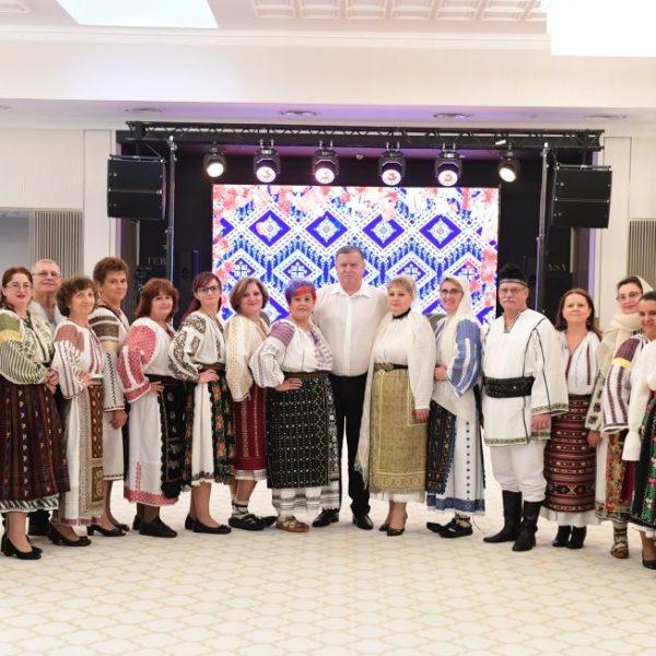 Primarul Mircia Gutău: „Balul Portului Popular”, o sărbătoare a tradițiilor, un omagiu adus măiestriei populare