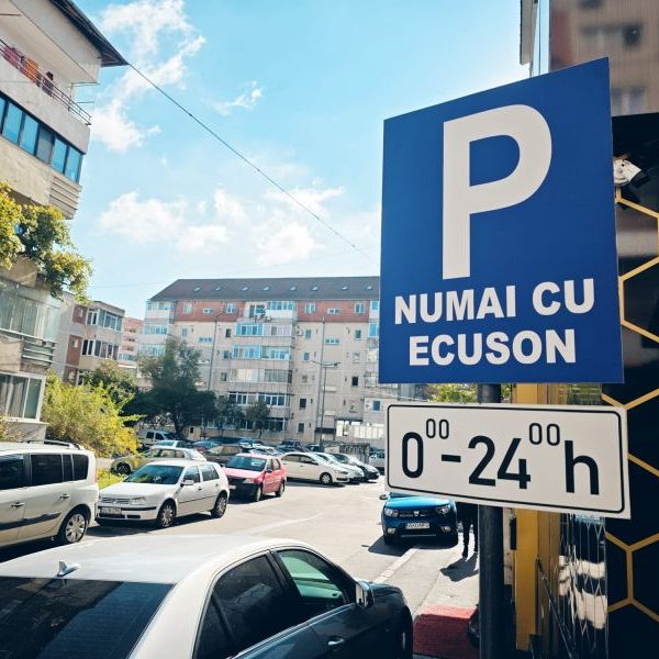 Primăria Râmnicu Vâlcea: Solicitările on-line pentru ecusoane de parcare de reședință sunt în creștere