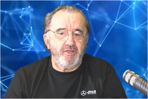 Varianta integrală a podcastului cu Florian Silișteanu. Pe cine atacă, ce probleme reale sau imaginare ridică în legătură cu viața culturală din Argeș