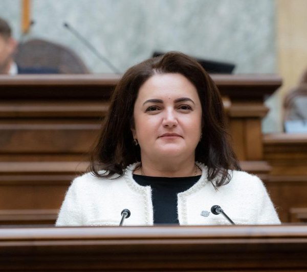 Senatorul Andra Bica: Investițiile locale nu pot fi amânate: am cerut garanții pentru 2026. Interpelare adresată prim-ministrului