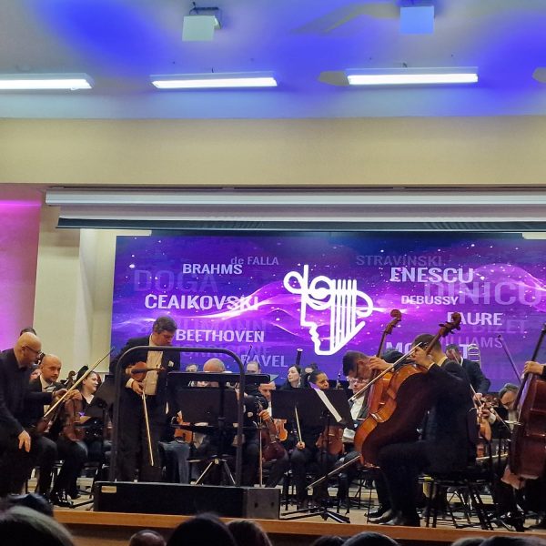 La Filarmonica Pitești se cântă fără cusur chiar și cea mai înaltă muzică a lumii