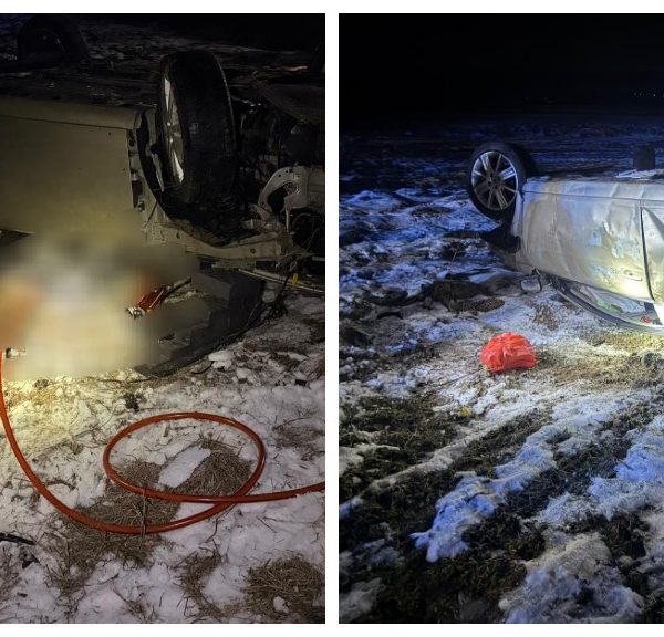 Tânăr de 18 ani s-a răsturnat cu mașina