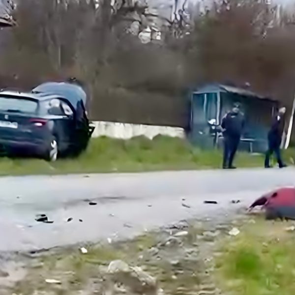 Accident într-o intersecție. O persoană a ajuns la spital