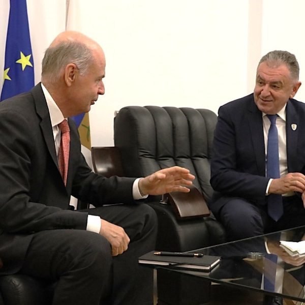 VIDEO. Ambasadorul Republicii Cehe, vizită oficială la Primăria Pitești: discuții despre investiții și parteneriate