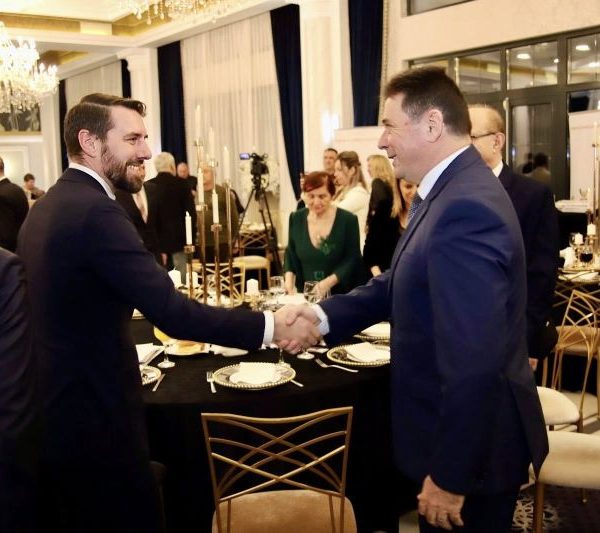 Primăria Municipiului, reprezentată de viceprimarul Eusebiu Vețeleanu la Centenarul Camerei de Comerț și Industrie Vâlcea