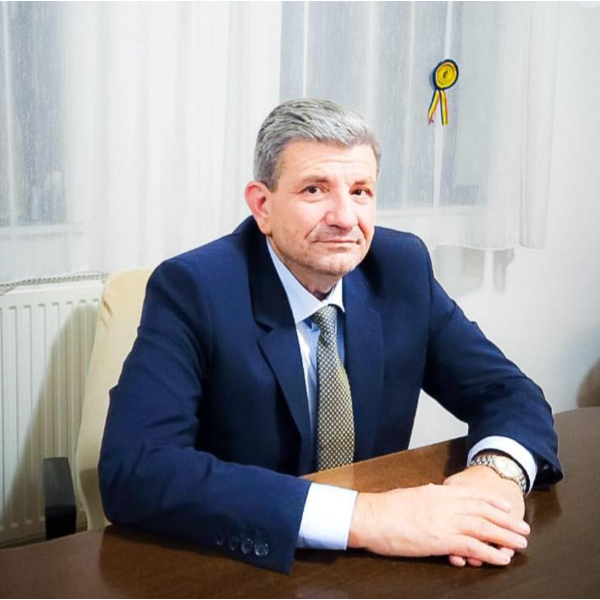 Deputatul AUR Nicolae Mîndrescu pierde prea des lupta cu limba română