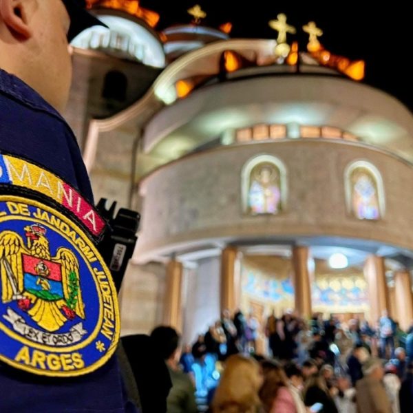 Peste 100 de jandarmi argeșeni, la datorie de Paște. Măsuri speciale la slujbe, târguri și evenimente din județ