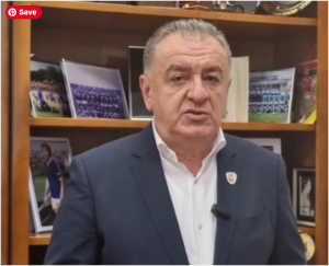    Ziariștii joacă la păcănele