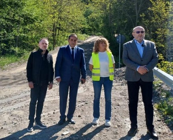VIDEO. Încep lucrările la drumul care leagă Argeșul de Vâlcea. Ion Mînzînă: Peste un an și jumătate vom avea o alternativă la Valea Oltului!