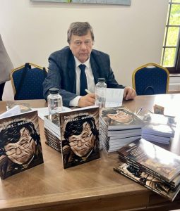 Eveniment editorial, la Călimănești: Lansarea volumului „Amintiri… amintiri…”, semnat de Olanescu Doru