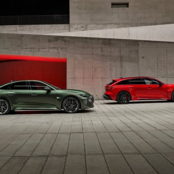 Nurvil: Audi RS 5  Avant sau Audi RS5 Sedan? Două stiluri diferite, același spirit RS. Niciodată ca până acum.