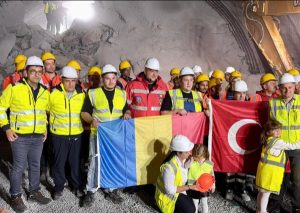 ZI ISTORICĂ PENTRU VÂLCEA: Primul tunel rutier de pe Valea Oltului a fost străpuns!