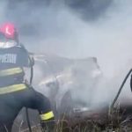 Accident la Stâlpeni: o mașină a luat foc după impactul cu un alt autoturism