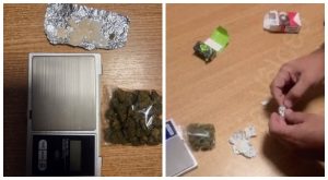 Trei tineri de 19 ani, găsiți cu substanțe suspecte într-o mașină, la marginea Râmnicului