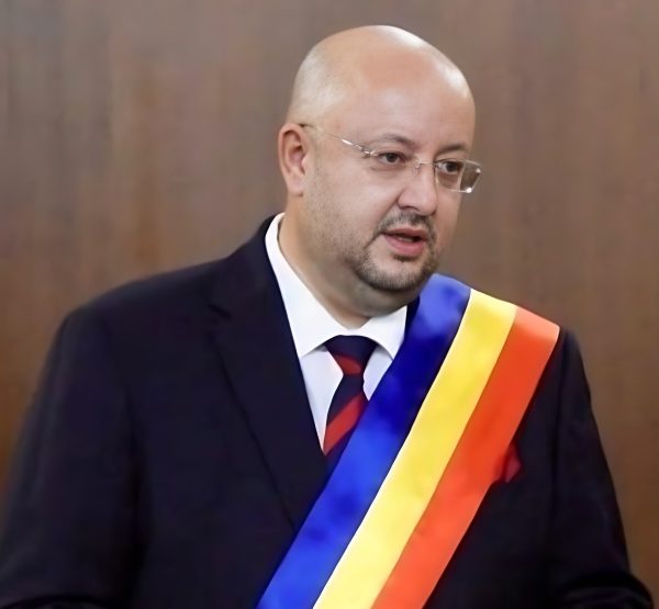 Constantin Rădulescu Președintele CJ Vâlcea: Facem drum bun până în Argeș…pe Runcu!