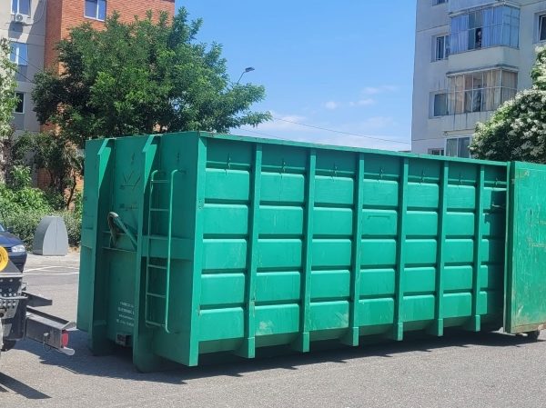 S-a dat startul colectării deșeurilor voluminoase și DEEE, în Pitești! Containerele sunt amplasate în punctele de colectare