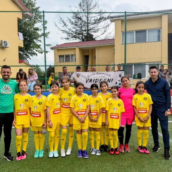 Echipa de fotbal fete U11 reprezentând Vaideeni, în semifinalele ”CUPEI SATELOR”!