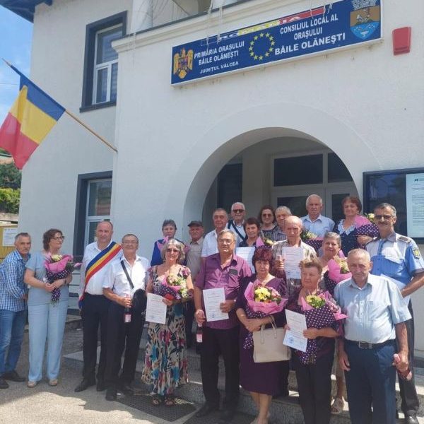 Primarul Sorin Vasilache a premiat unsprezece cupluri care au împlinit 50 de ani de la căsătorie