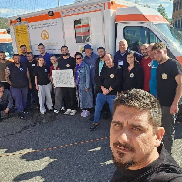Primarul Sorin Vasilache le mulțumește medicilor de la Tierhilfe Hoffnung Smeura-Sterilizari