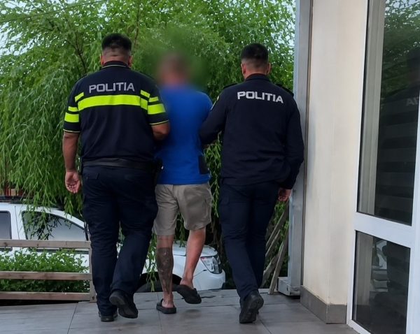 30 de zile în arest după ce a condus băut, cu permisul anulat, și a refuzat recoltarea probelor biologice