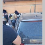 Clipe de panică în Pitești. Un bebeluș a rămas blocat într-o mașină, în zona McDonald’s