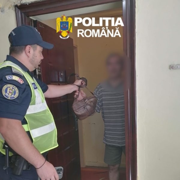 Un bucureștean și-a recuperat borseta cu acte și bani, după ce a uitat-o în trenul spre Pitești